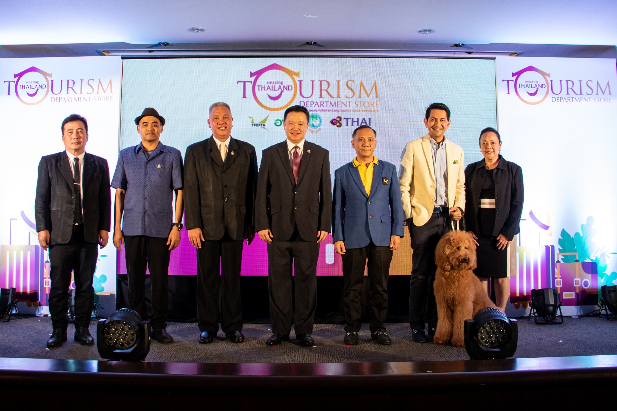 ททท. ผุดไอเดีย กระตุ้นการเดินทางในประเทศ ภายใต้แนวคิด “ห้าง ททท. : Tourism Department Store”     คัดสรรสินค้าการันตีคุณภาพเสนอขายนักท่องเที่ยวไทยและทั่วโลก